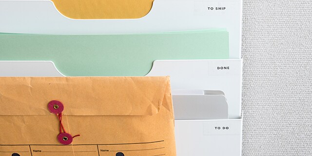 Mærk dine arkivskabe med Scotch® Super-Hold Tape
